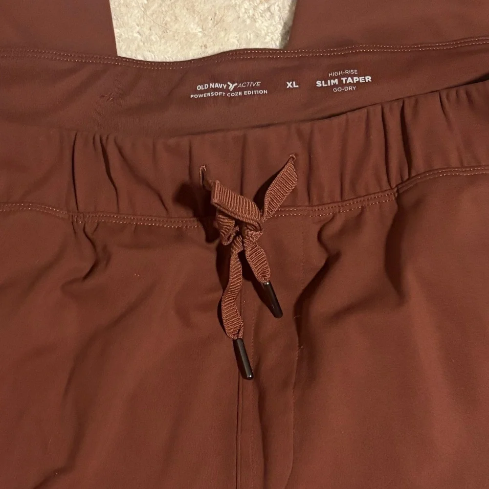 Old Navy Power Soft Coze Slim Taper Pant Size XL - Picture 5 of 5
